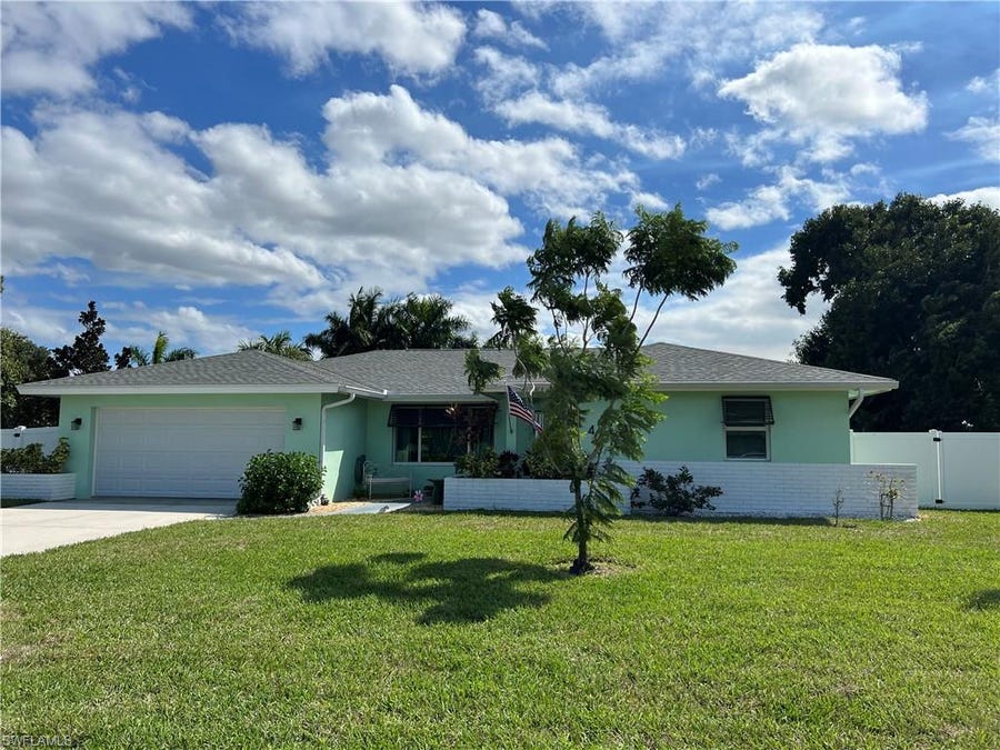 Property photo for 149 Doral Cir, Naples, FL